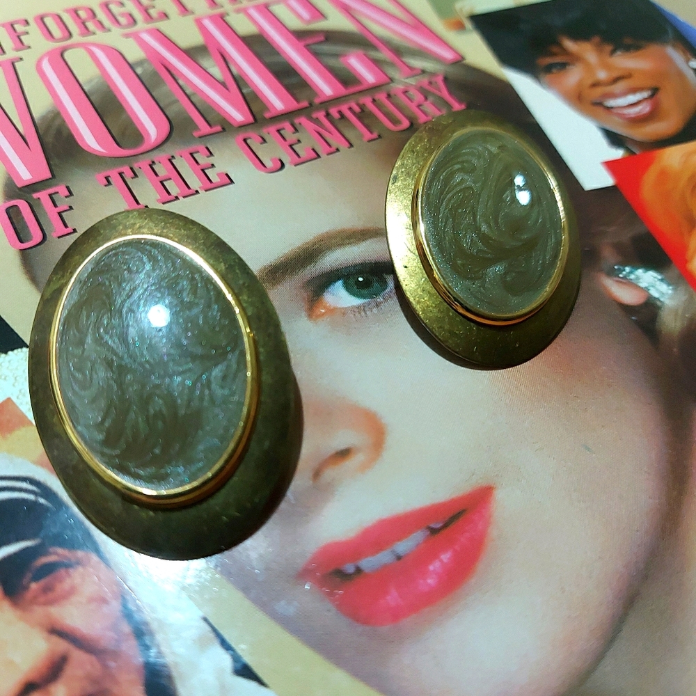 3/$35 Gold earrings